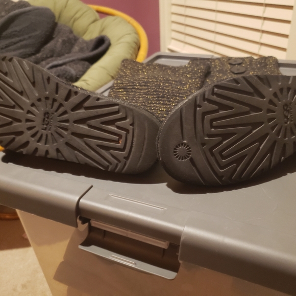 Ugg Boots size 9 black - Picture 5 of 5